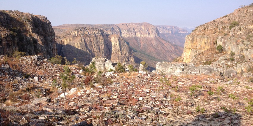 An image of the dramatic cliffs of Tundavala Gap, offering panoramic views over Angola’s vast landscapes.