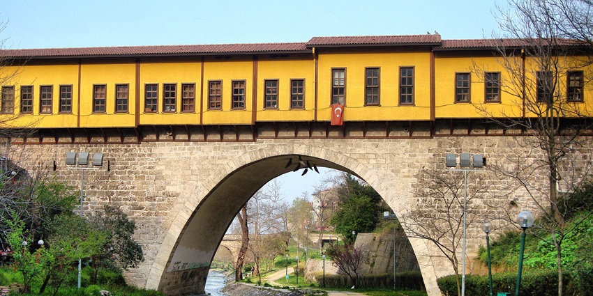 An image of Irgandı Bridge in Bursa, Turkey, showcasing its historic marketplace.