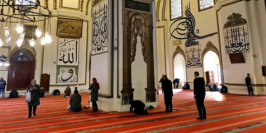 An image of Harput Ulu Mosque in Turkey, exploring which is one of the popular things to do in Bursa.
