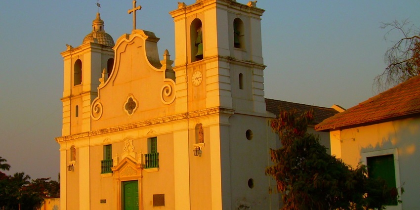 An image of Benguela’s colonial-era buildings and charming streets.