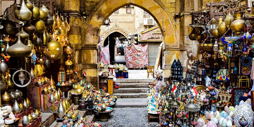 Explore vibrant Souks night markets,one of the top things to do in Ras Al Khaimah at night