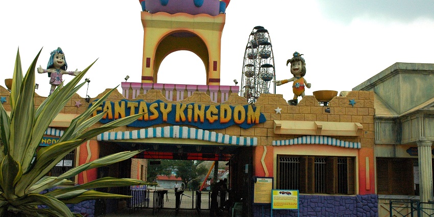 A lively amusement and water park featuring slides, wave pools, and fun activities.