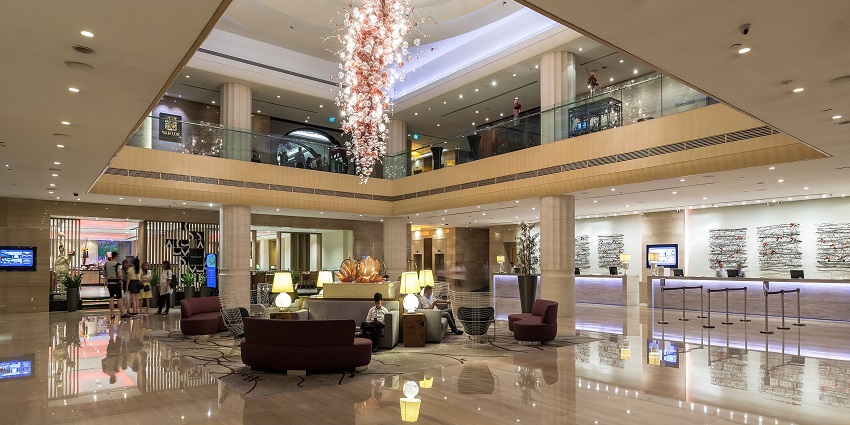 Explore the big spacious lounge at the Singapore Flyer