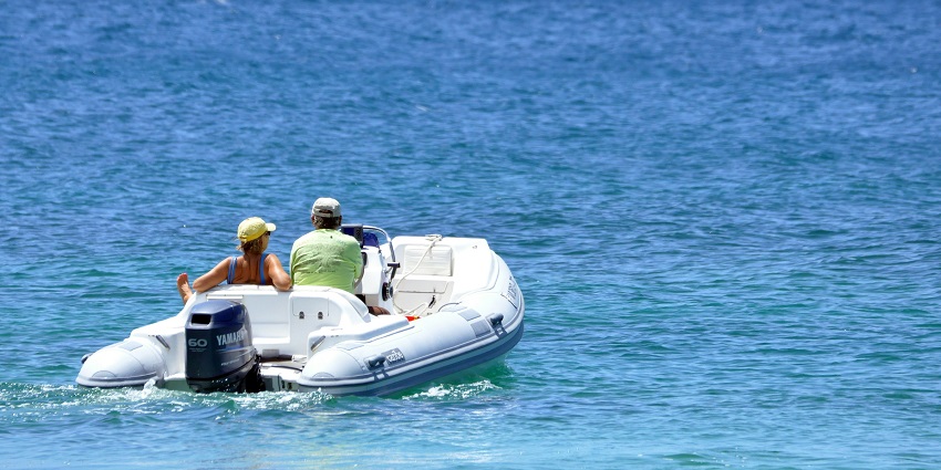 Image resembling views of enjoying flying fish in Nusa Dua, one of the best water sports.