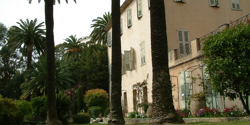 Fragonard Museum in the École Nationale Vétérinaire d'Alfort is a top Anatomy Museum