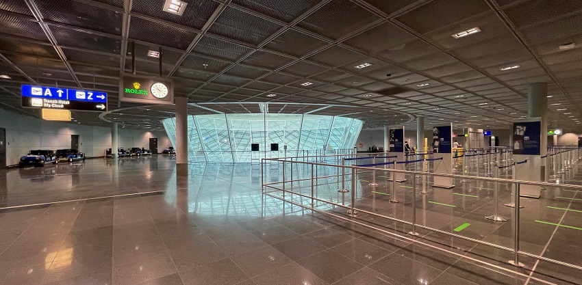A pretty atrium designed in the middle of a transit area at Frankfurt Airport in Europe.