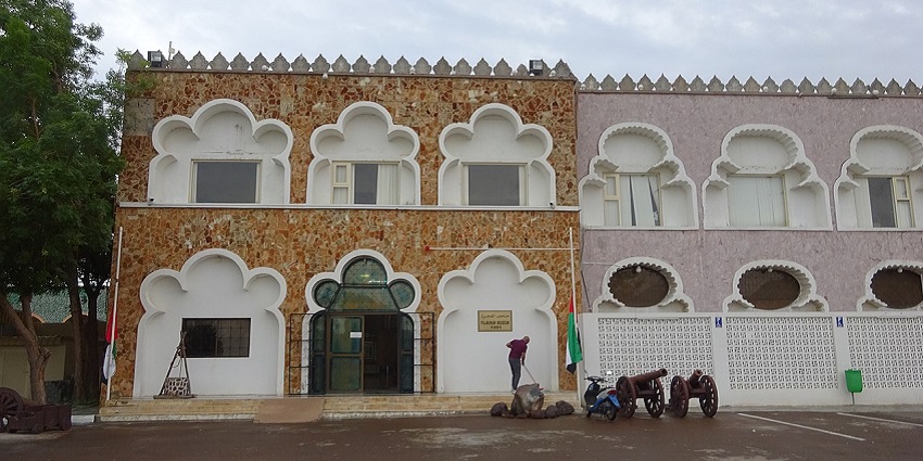 The Fujairah Museum showcases rich cultural artifacts and heritage in a beautifully curated space.