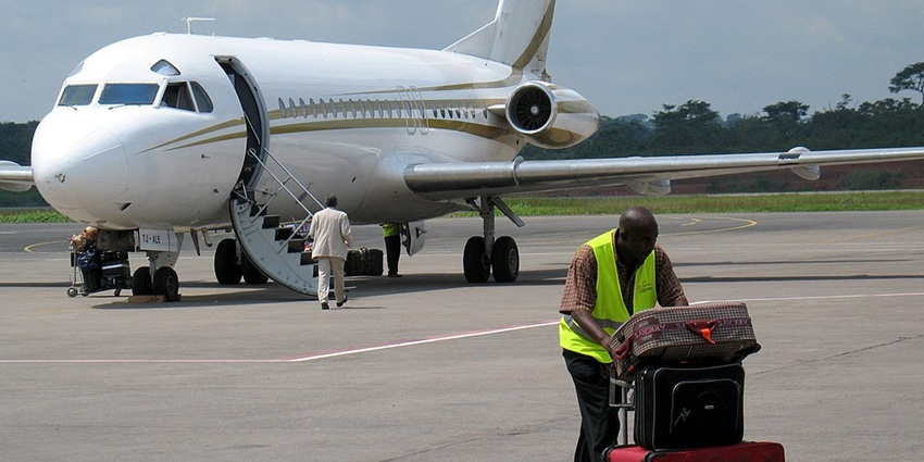 An image of baggage handling procedure at the Garoua airport during a ground crew strike