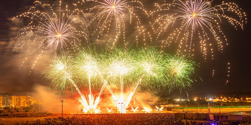 Things to do in Denver for New Year’s Eve include witnessing breathtaking fireworks lighting up the skyline at midnight