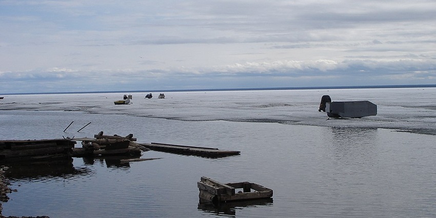 An ancient view of the Great Bear Lake, with its breathtaking landscape.