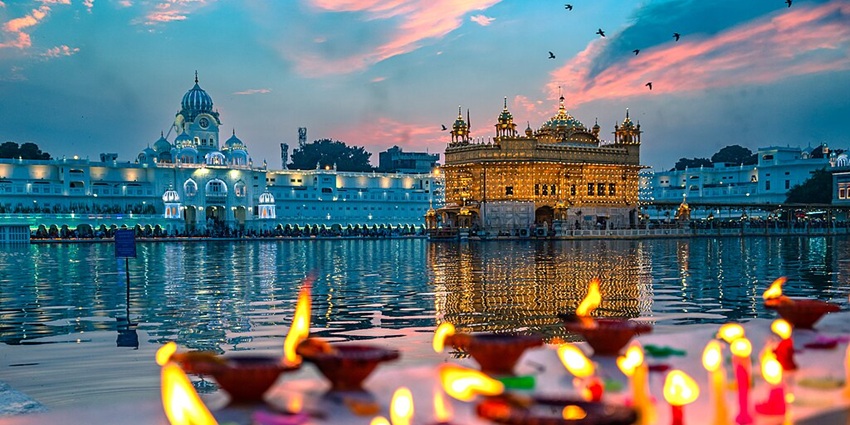 An image of the Gurupurab celebrations one of the autumn season festivals in India.