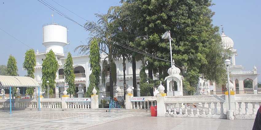 Gurudwara Paonta Sahib Ji, one of the top places to visit near Dehradun within 50 kms.