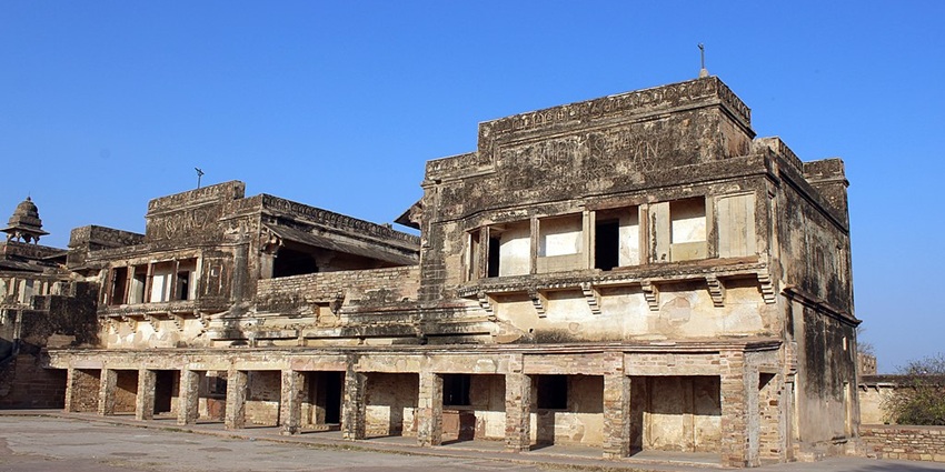 Immerse yourself in Gwalior’s legacy at the Gwalior fort, one of the oldest forts in india