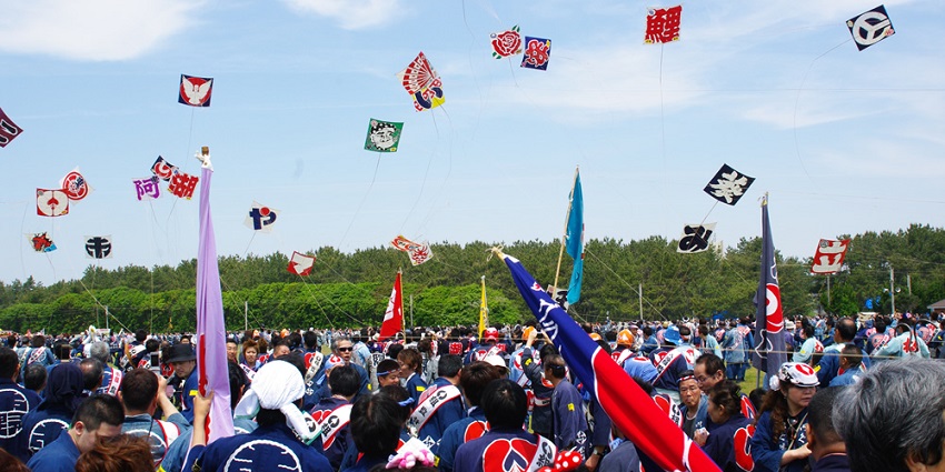 A regional crowd gathered on the grounds to celebrate the Hamamatsu Kite Festival in May.
