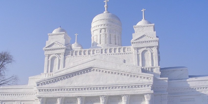 Experience the magic of festivals in December at Harbin’s stunning ice sculpture festival