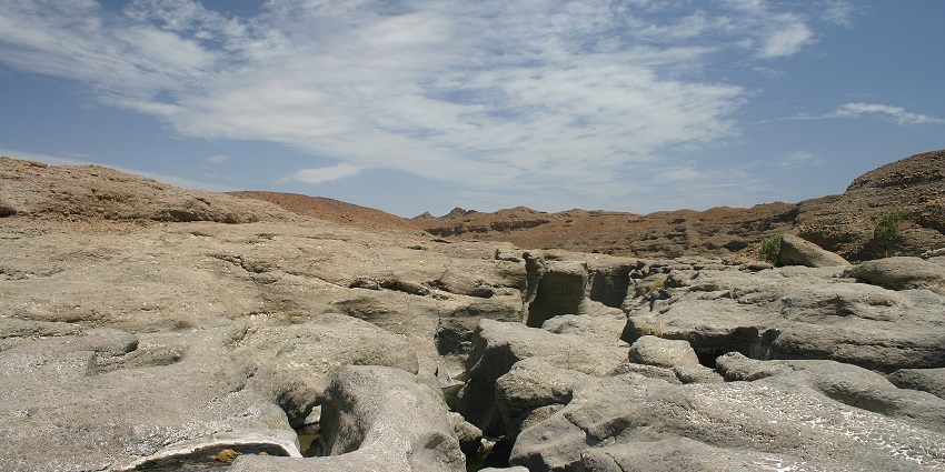 Discover crystal-clear rock pools hidden among Hatta’s rugged mountain terrain