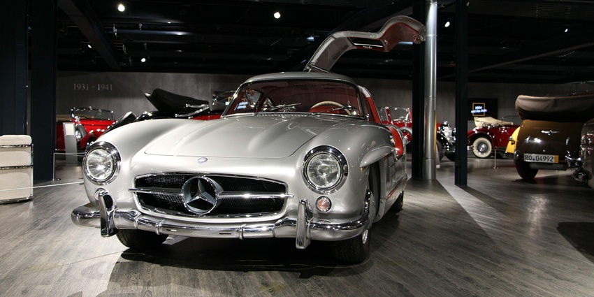 An image showing a Mercedes-Benz SL similar to the one displayed at the Heritage Transport Museum.