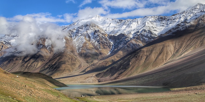 Hike up to the scenic viewpoint of the Chandratal Lake in winter in Himachal Pradesh.