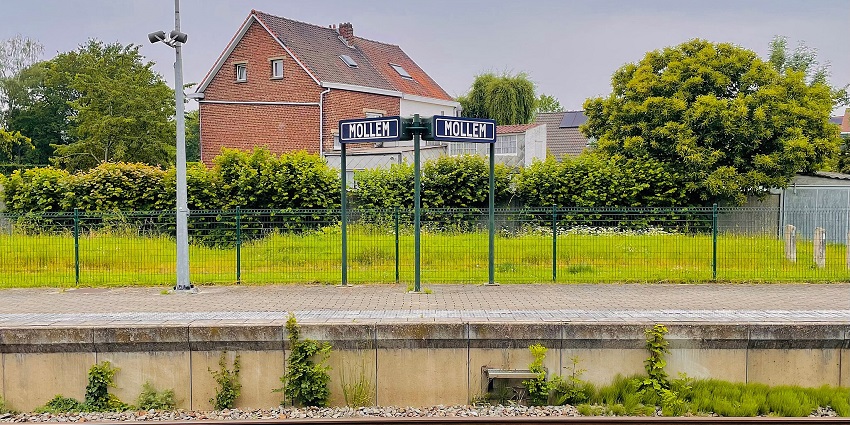 The sanctuary is easily accessible via road, rail, and the nearest railway station is Mollem.