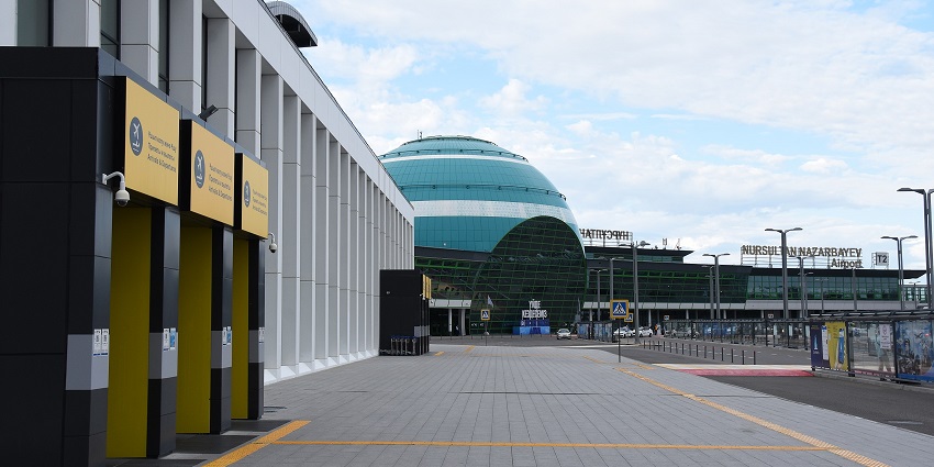 An image of the Nursultan Nazarbayev International Airport seen from the outside.