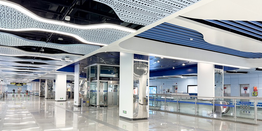 Dubi International Airport is connected to major cities.