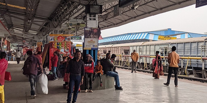 Image of the Mairani Junction near Kakochang, a cab or taxi from here makes this town easily accessible