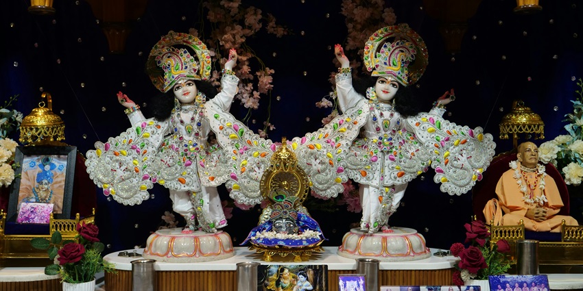ISKCON Moscow's deities, Sri Sri Radha Madhava, in dazzling traditional ornaments.