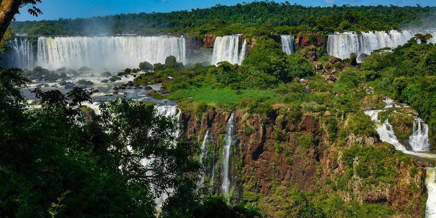 Feel the sheer power of these breathtaking waterfalls in South America, stretching across Argentina and Brazil.