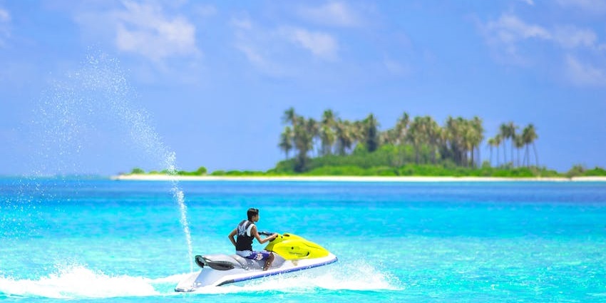 Enjoy an exciting mix of jet skiing, parasailing, and paddleboarding along Dubai’s coast.