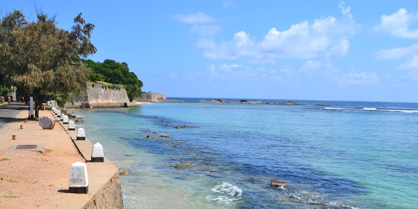 Spectacular vistas from Fort Frederick, with the beach around.