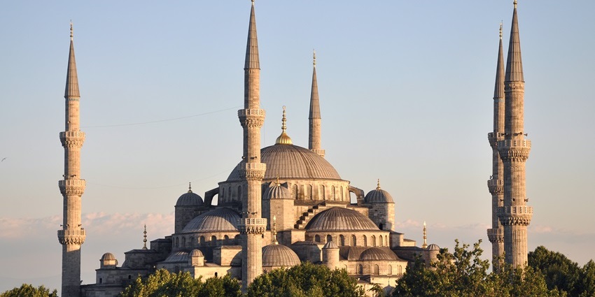This serves as headquarters for one of the largest Muslim organisations here.