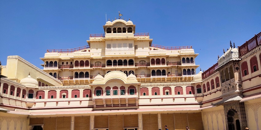 An image of the Jaipur City Palace, one of the best tourist destinations to visit in India.