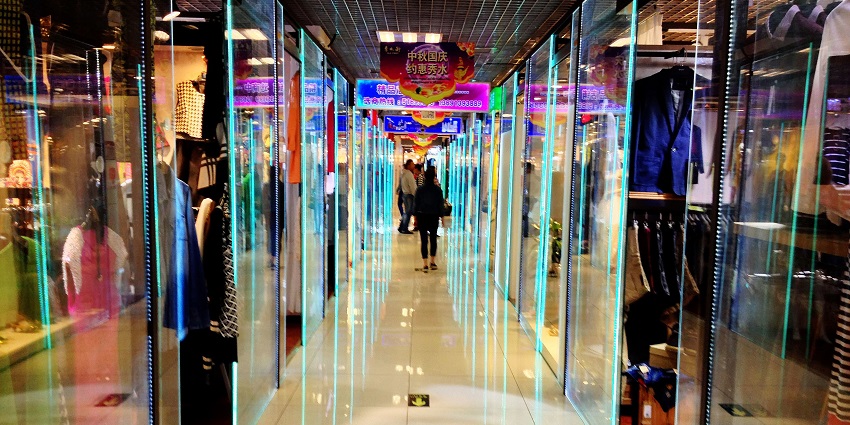 A famous Thai silk brand shop with other shops known for elegant textiles for shopping in Chaweng.