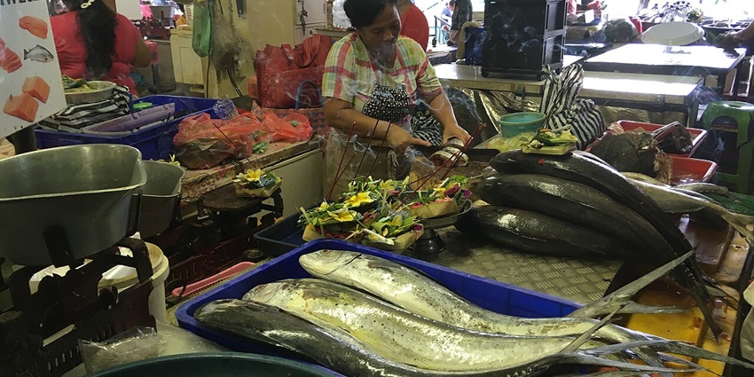 Bustling seafood market offering the freshest catch and local flavours.