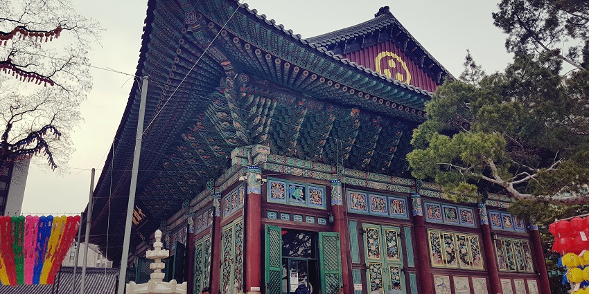A peaceful view of Jogyesa Temple, one of the famous temples in Seoul, South Korea.