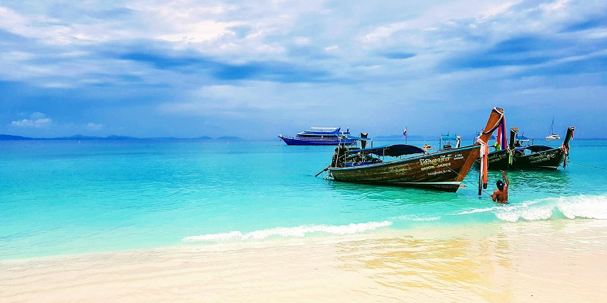 An image of Jomtien Beach, one of the nude beaches in Pattaya, Thailand.
