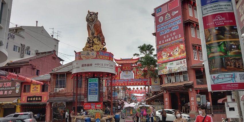 An image of people exploring Jonker Street, one of the tourist attractions in Malacca, Malaysia