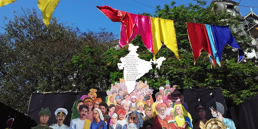 An image of the Kala Ghoda Festival in Mumbai offering theme-based performances.