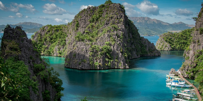 Scenic view of the majestic rock formations at the Kalalin Pass, a popular diving spot.