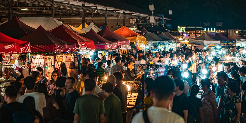 Kalare Night Bazaar offers street food, live music, traditional dance, and a relaxed atmosphere.