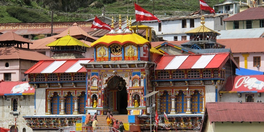 An image showing Vishnu Temple in Badrinath during Kamika Ekadashi, a traditional festival in India.