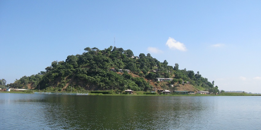 Kamrunag lake, nestled in the hills, is one of the best lakes in Mandi, Himachal Pradesh.