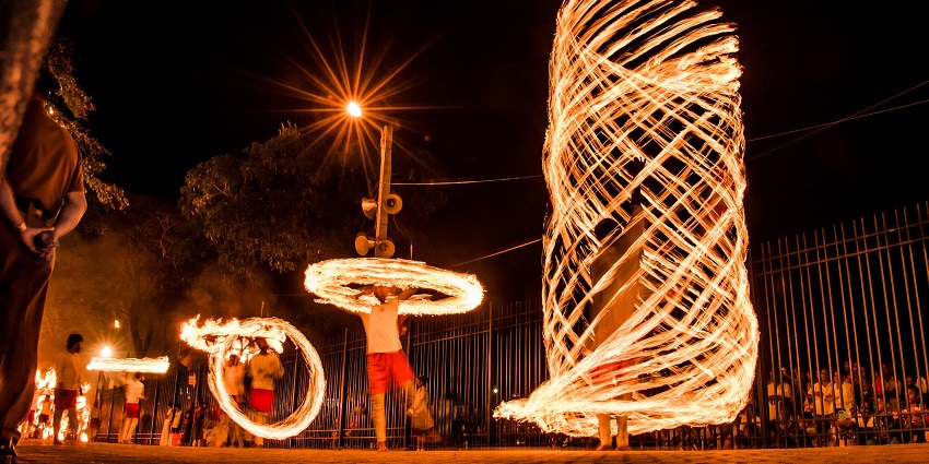 Kandy Esala – a grand Sri Lankan festival with fire dancers, parades, and traditions