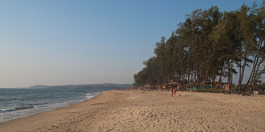An image of Keri Beach, one of the popular places for water sports around Arambol Beach.