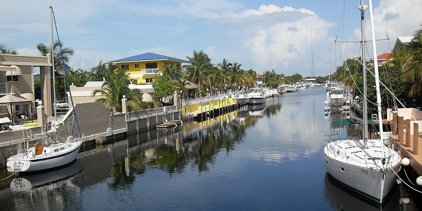 A serene view of Key Largo in Florida, one of the scenic islands in North America.