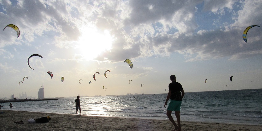 Combine parasailing with thrilling water sports at Dubai’s adventure-packed beach.