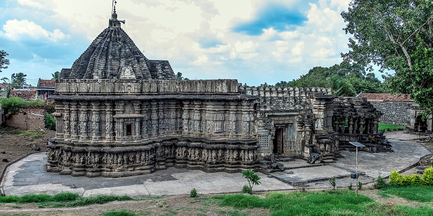 Kopeshwar Temple is at Khidrapur, Kolhapur district, one of the best Kolhapur Temples