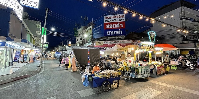 Savour delicious street food and shop for souvenirs at Kuta Night Market.