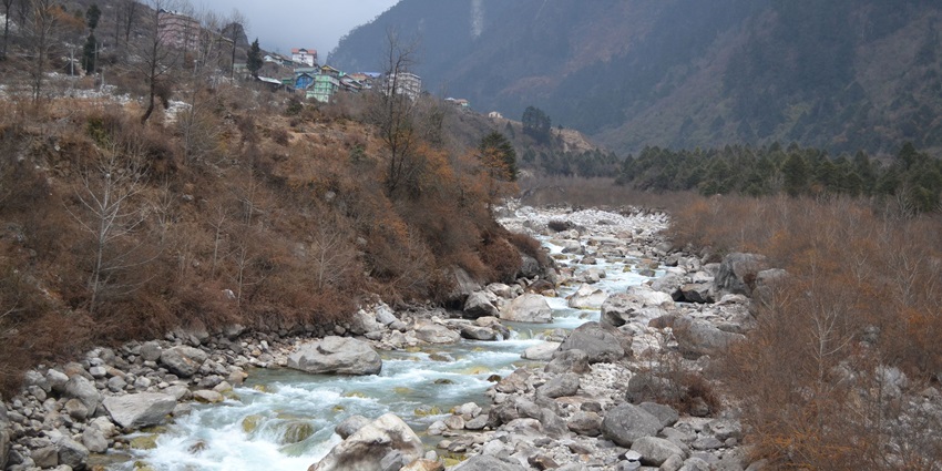 A breathtaking view of Lachung, one of the awe-inspiring hill stations in East India.