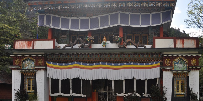The Colourful Lachung Monastery on the top of the hill displays the Buddhist tradition.
Viewers of this file can see comments and suggestions